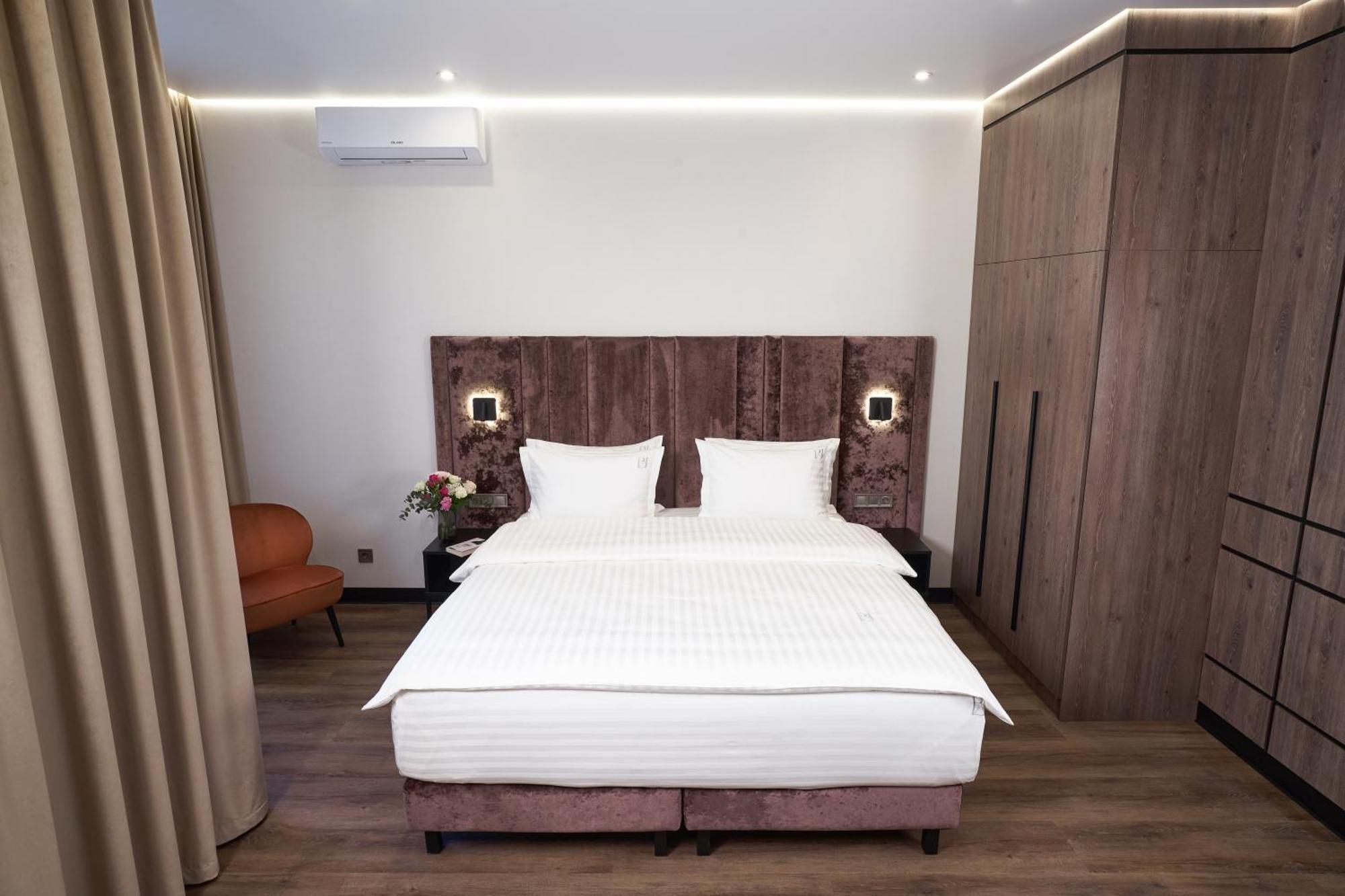 Bonapart Maidan By Uhm Apartment